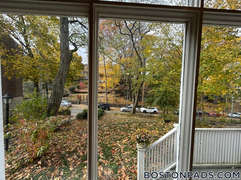 Building Photo - 120 Highland St