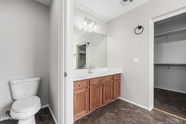 Building Photo - 7911 S 47th Ln