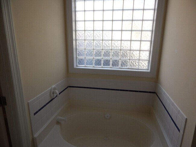 Building Photo - 4315 Stratton Village Ln
