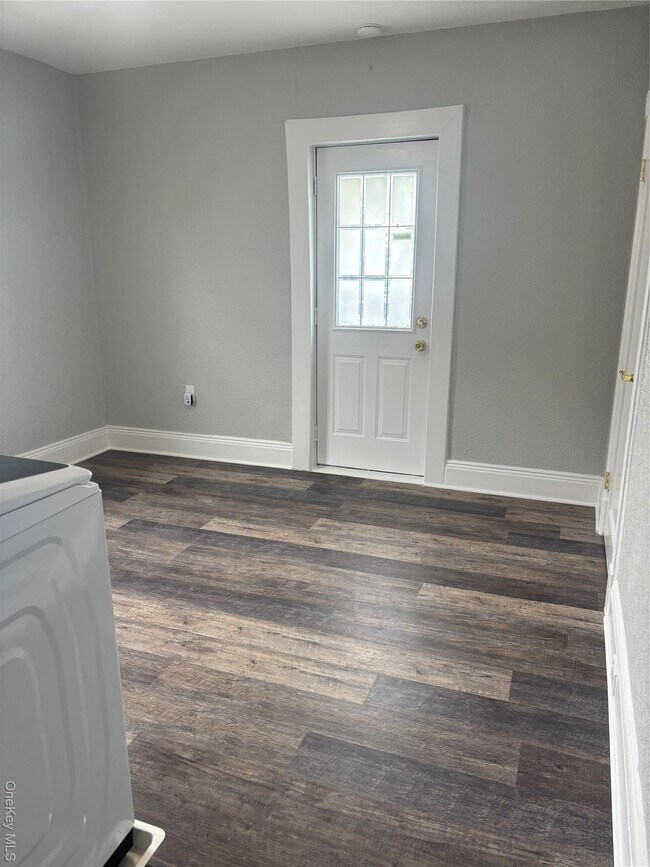 Building Photo - 19 Garfield Pl