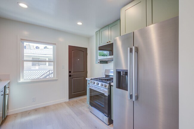 Building Photo - Riverside Residences