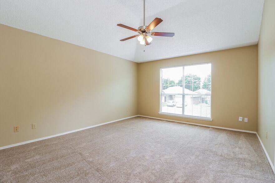 Building Photo - 6309 Brookmont Ct