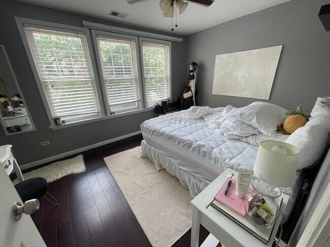 Building Photo - 1828 N Bissell St