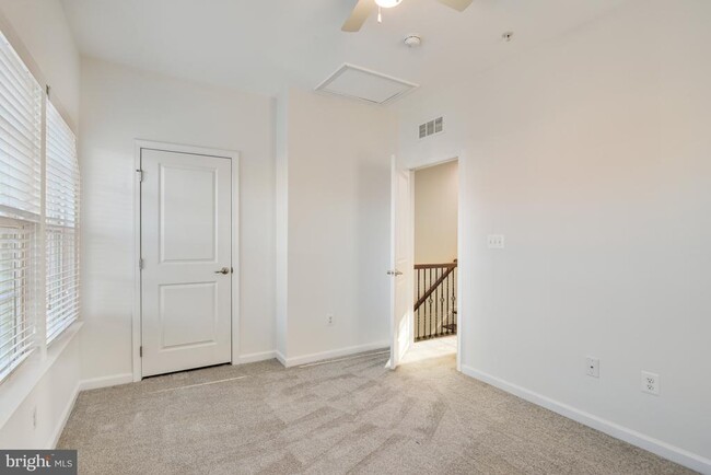 Building Photo - 1101 Trenton Pl SE
