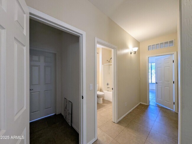 Building Photo - 3731 W St Kateri Dr