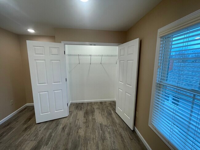 Building Photo - 1206 Bardsley Rd