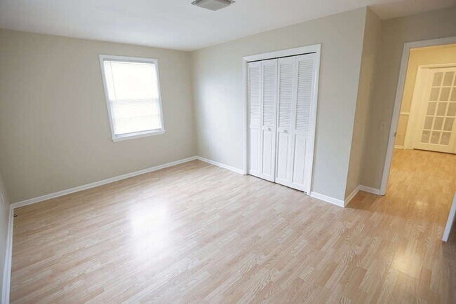 Building Photo - 6901 Hammond Ave SE