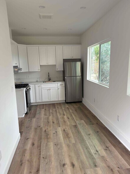 Building Photo - 6219 Cleon Ave