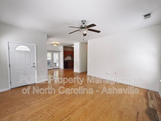 Building Photo - 277 Old Farm School Rd