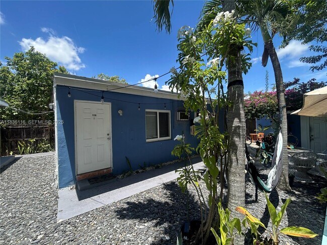 Building Photo - 110 NE 56th St