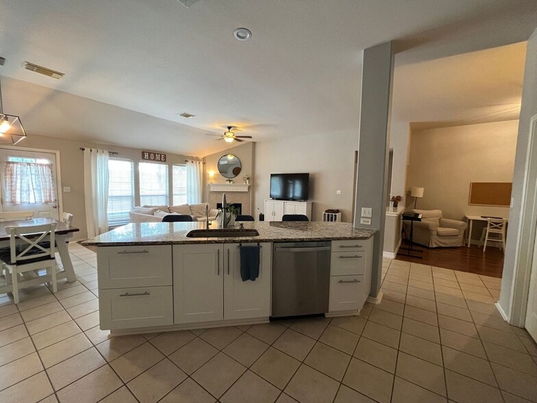 Building Photo - 4319 S Summercrest Loop