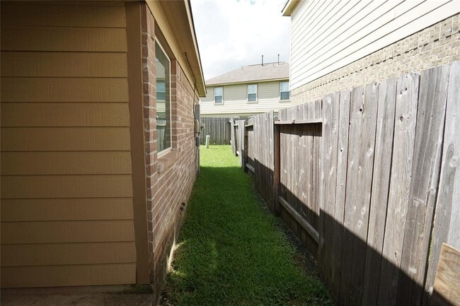 Building Photo - 21623 Dean Dale CRT