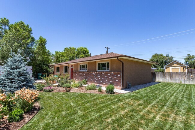 Building Photo - Charming 3BR Home with Updated Amenities &...