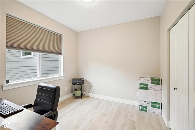 Building Photo - 4 BEDROOM | 2 BATHROOMS | 3 CAR GARAGE | M...
