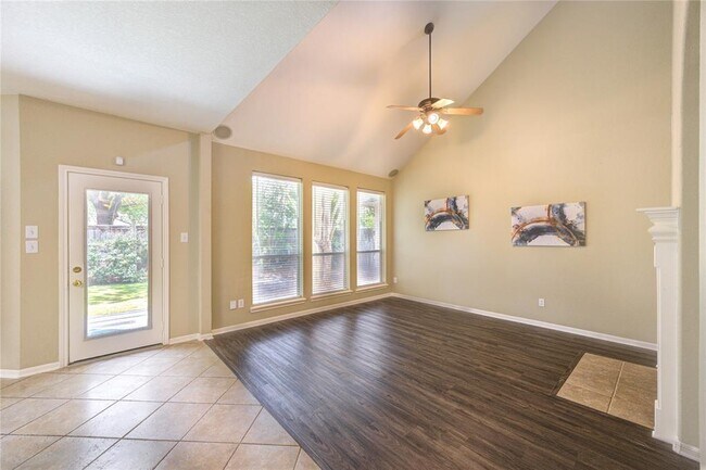 Building Photo - 6114 Breezy Hollow Ln