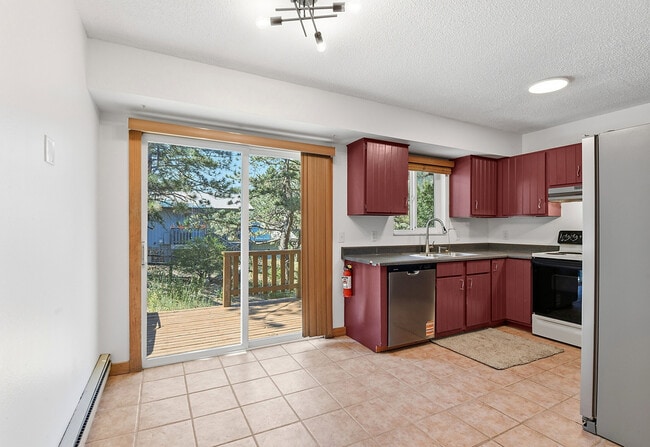 Building Photo - 2130 Flat Iron Dr