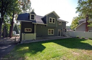 Building Photo - 4 Jones Dr