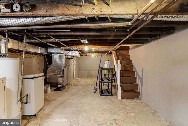 Building Photo - 1605 S Bancroft St