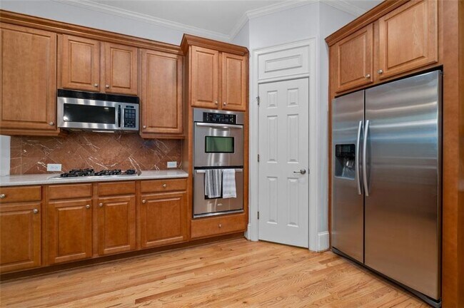 Building Photo - 6245 Spalding Dr