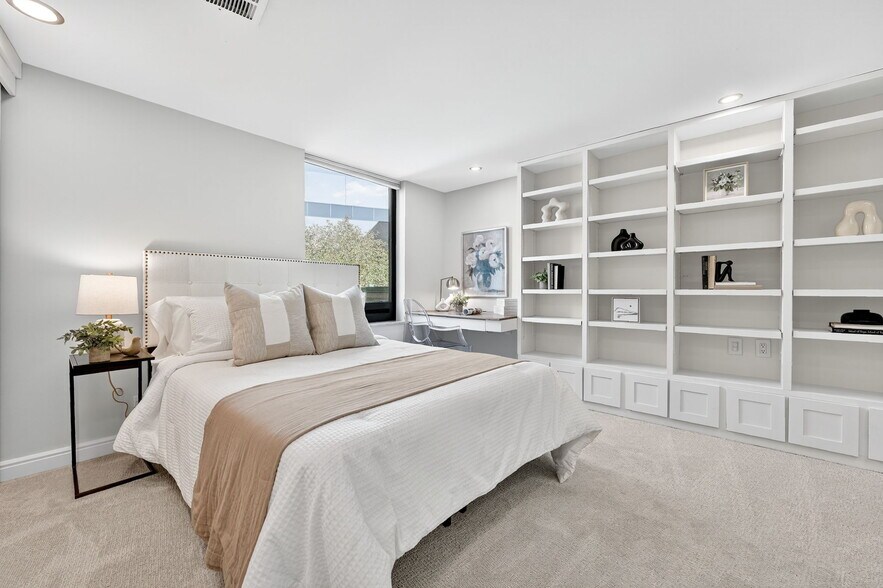 Building Photo - 1350 Lawrence St