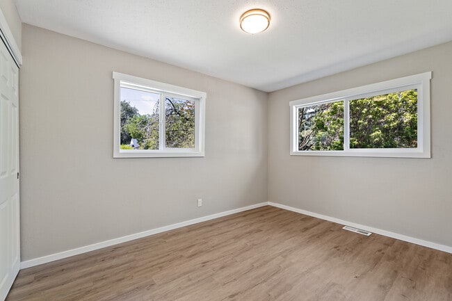 Building Photo - 8408 Dalton Dr SW