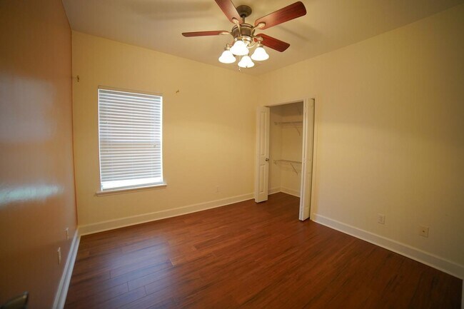Building Photo - 2400 Tippecanoe Ridge