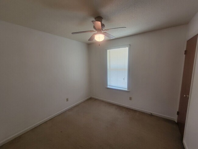 Building Photo - 2803 Ptarmigan Rd