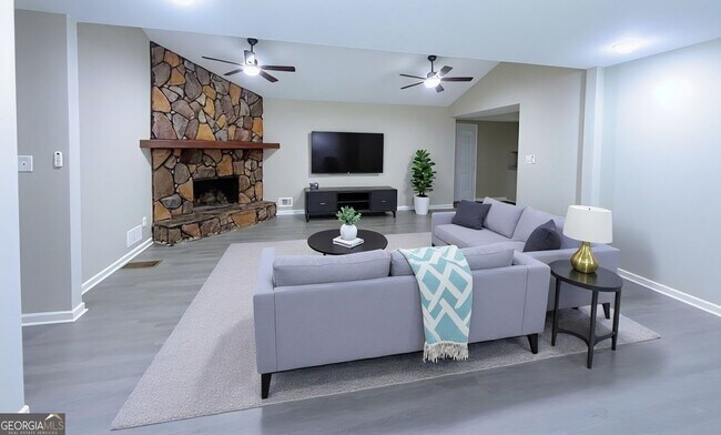 Building Photo - 3793 Rainbow Dr