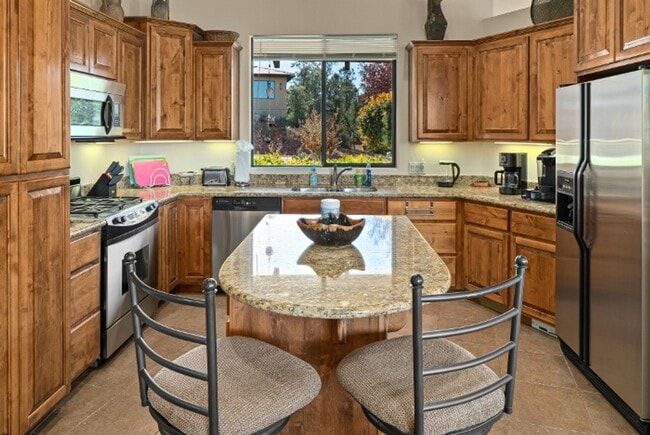 Building Photo - HOUSE - VILLAGE OF OAK CREEK - LAS PIEDRAS