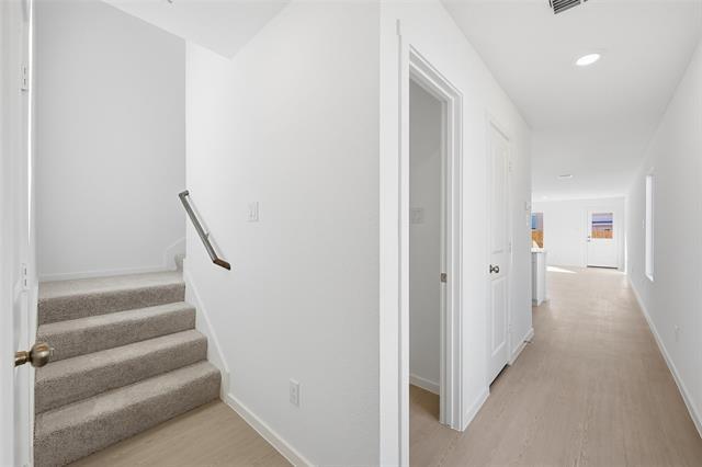 Building Photo - 719 Wagtail Dr