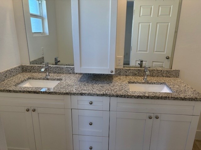 Building Photo - 524 SW 8th Pl