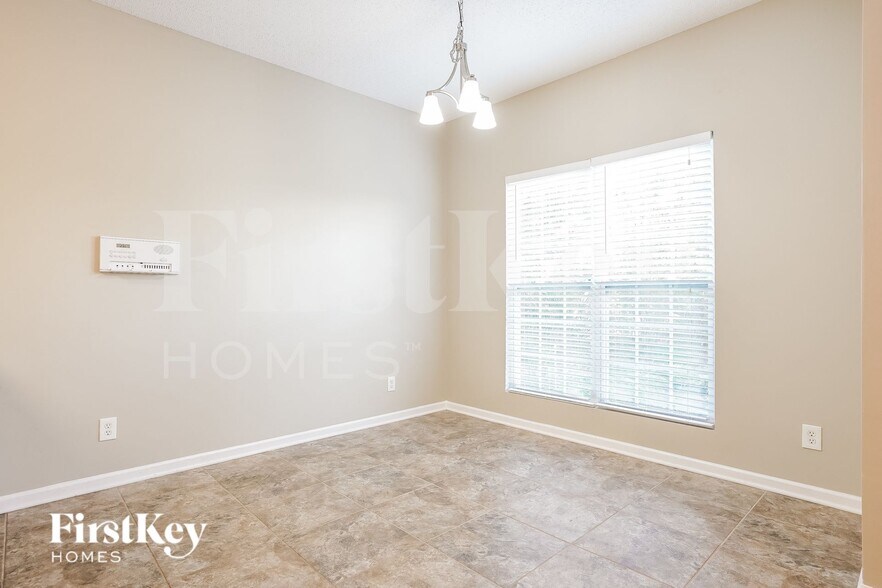 Building Photo - 6825 Winners Dr