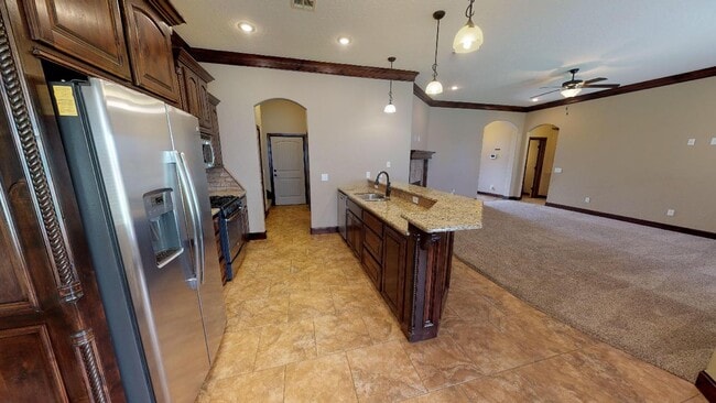 Building Photo - 328 Creekside Dr