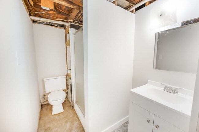 Building Photo - Beautifully updated House in Rivermont