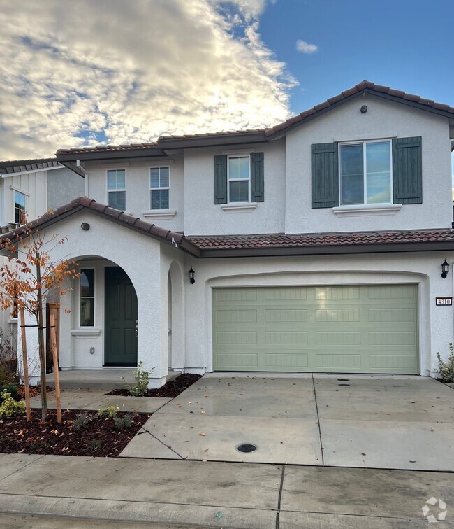 Building Photo - Newer 4 Bedroom Solar Home in Rocklin! Eas...