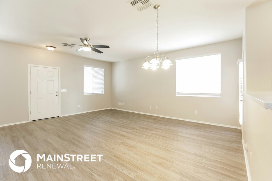 Building Photo - 5158 W Illini St