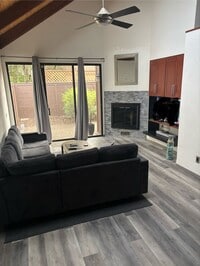 Building Photo - Furnished Short Term Rental!! 2 bedroom 2 ...