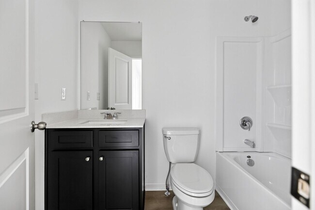 Building Photo - 5044 Highwood Dr