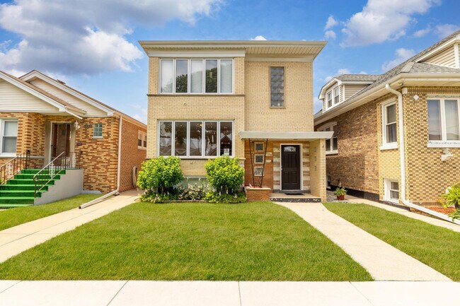 Primary Photo - 5328 Latrobe Ave