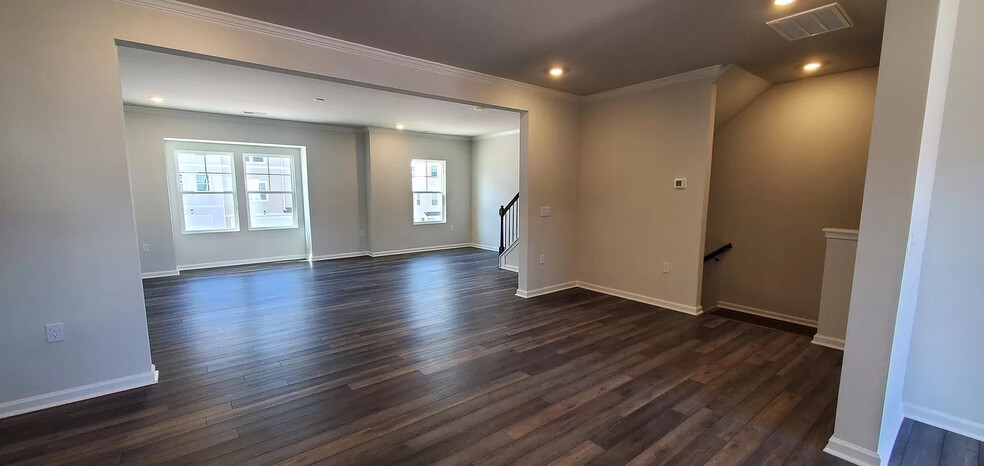 Building Photo - Room in Townhome on Sandwood Loch Dr