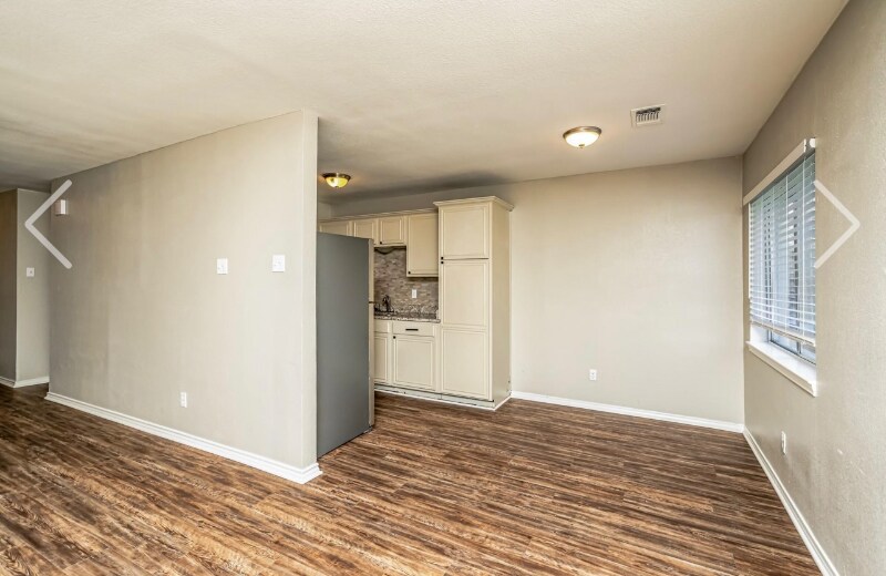 Building Photo - 1410 Meridian Way