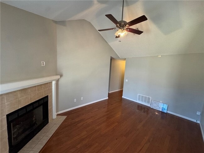 Building Photo - 1160 S Jasmine Ln