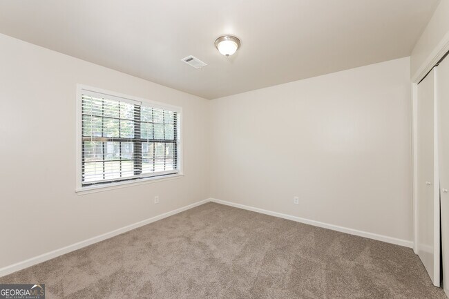 Building Photo - 2808 Porter Dr