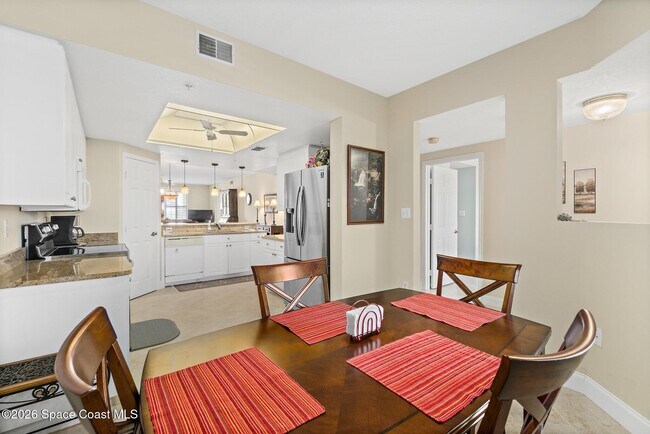 Building Photo - 601 Shorewood Dr