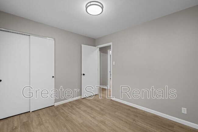 Building Photo - 702 Boca Chica Dr