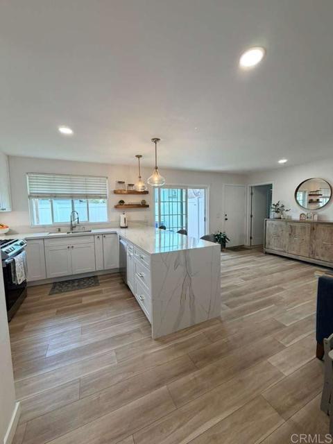 Building Photo - 2144 Bluehaven Ct