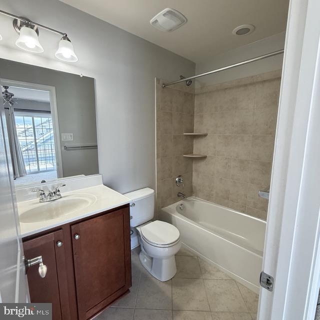 Building Photo - 35 Meridian Ln