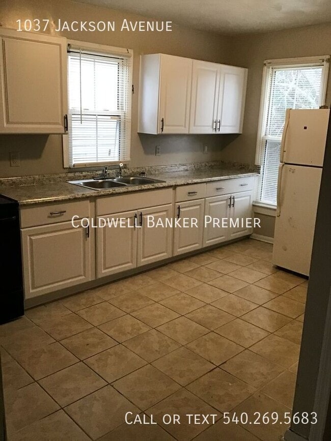 Building Photo - 1037 Jackson Ave