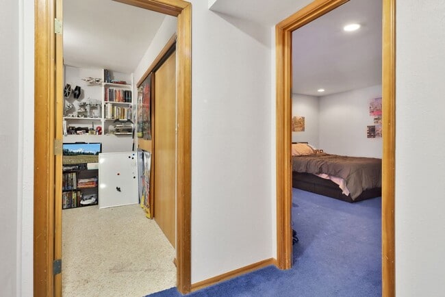 Building Photo - Preleasing Now! Available early August! 7 Bed, 2.5 Bath House!