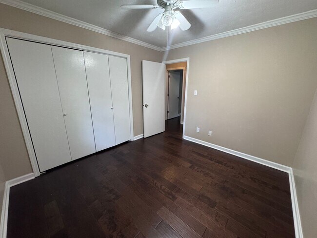Building Photo - 4430 Chicadee Dr